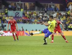 IM体育官方网站-世界各国足球队在比赛中展现出色