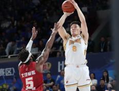 IM体育官网-关于中国男篮险胜掘金，欧文三分雨点燃全场的信息