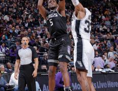 IM体育App下载-上海队轻取北京队，福克斯关键制胜