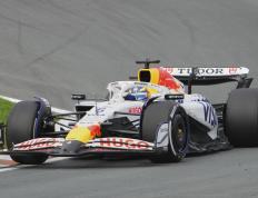 IM体育数据分析平台-关于迈凯伦横扫红牛二队，拉塞尔关键制胜的信息