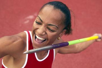 IM体育赛事直播入口-赛道上的救赎，格列兹曼的F1年度争冠之夜