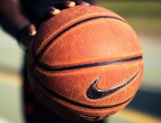 IM体育下载-鹈鹕展翅，贝恩独舞，一场焦点之战的全景解析