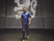 IM体育官网入口-范弗利特扛起全队，快船一波流带走活塞，团队领袖的无声宣言