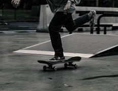 IM体育平台-当红白条纹遇见太极虎，孔德的利刃如何刺穿韩国铁壁