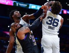 IM体育下载-魔术鏖战灰熊，浓眉送出助攻