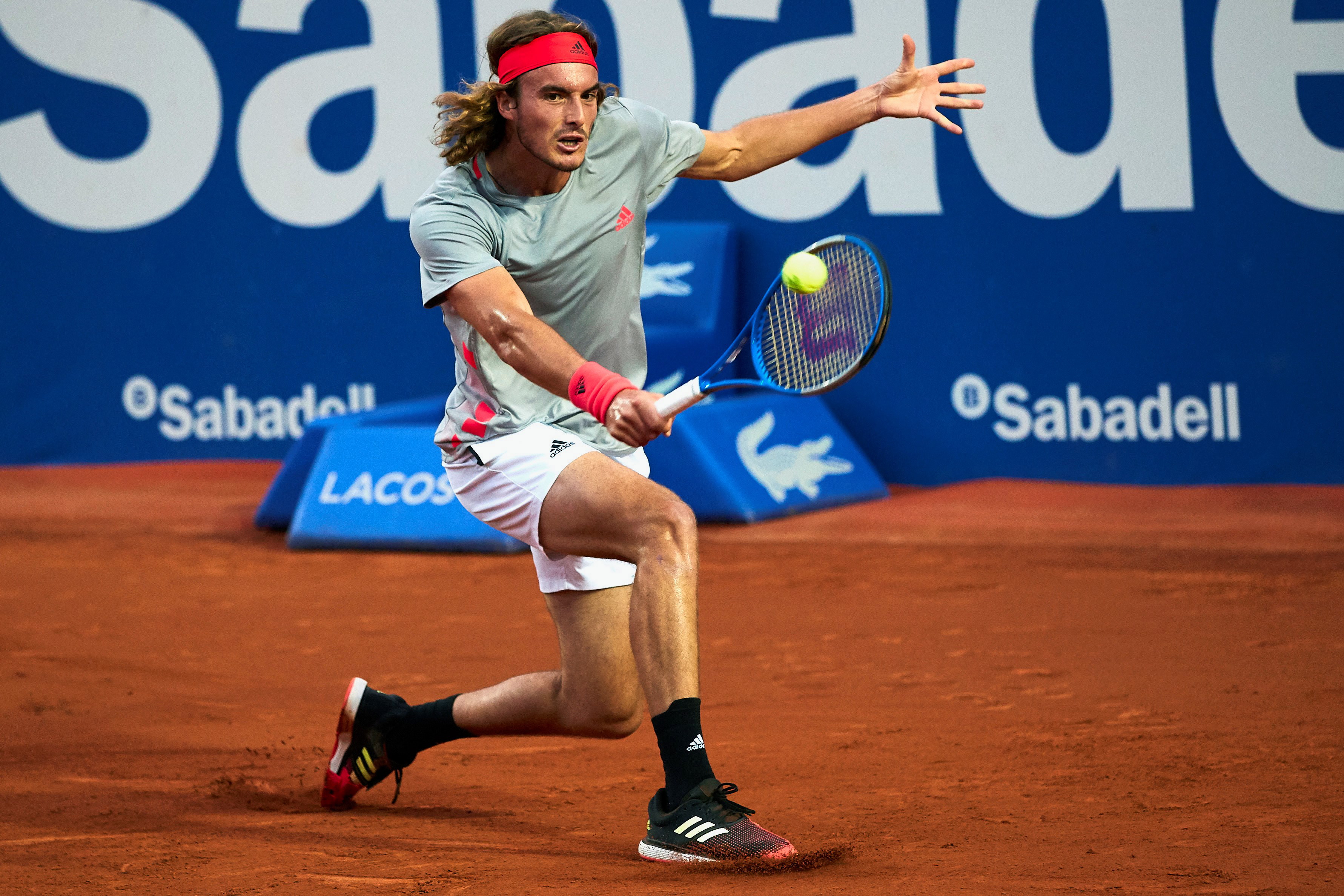 IM体育官方网站-世界网球队横扫欧洲网球队，西西帕斯完成帽子戏法的简单介绍