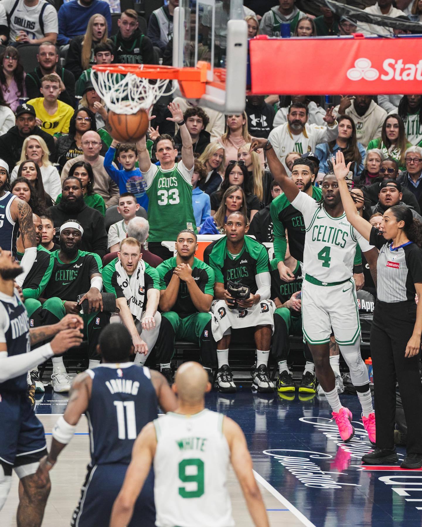 IM体育官方平台-独行侠客场击败快船,五连胜佳绩耀眼的简单介绍