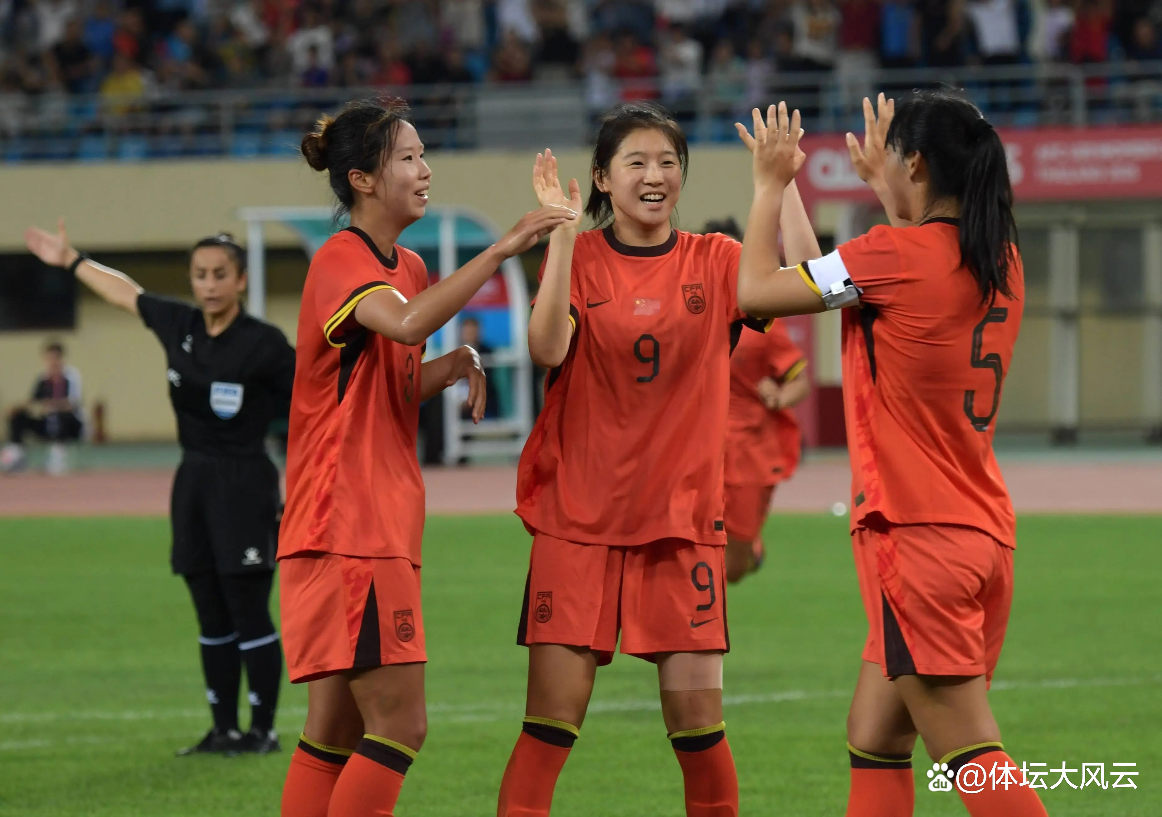 IM体育在线注册-中国国家队球员技艺精湛,晋级比赛下一轮