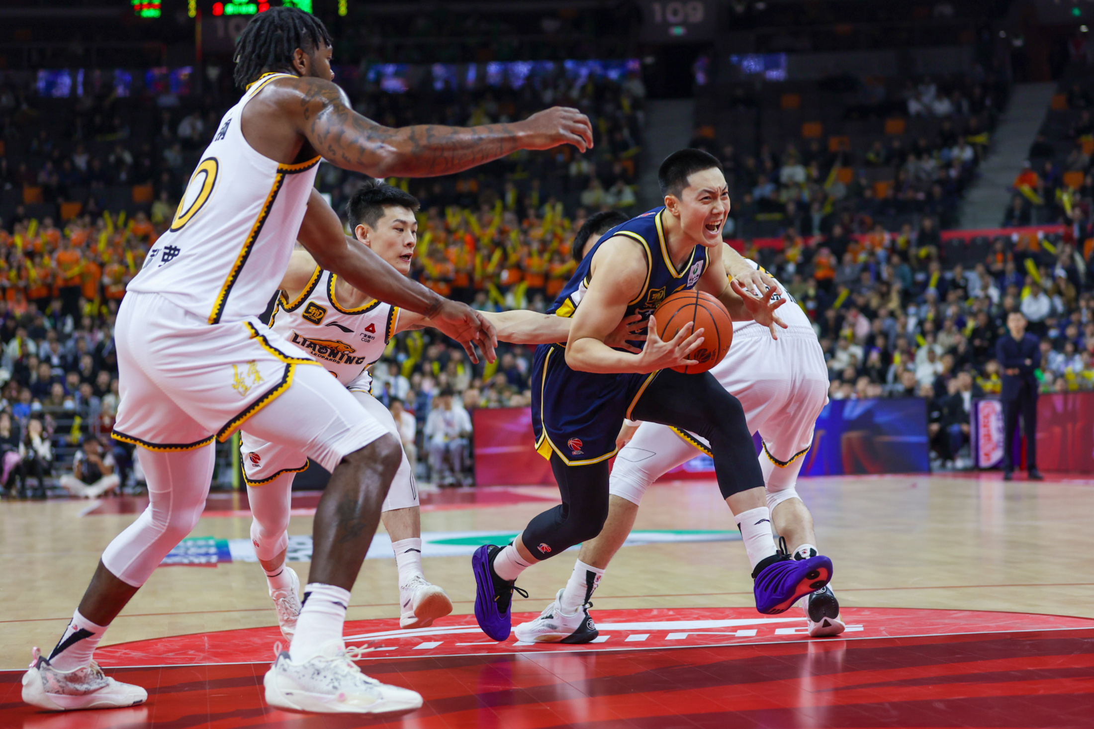 IM体育官方平台-篮球明星赛重燃激情，球迷齐聚京城感受狂欢的简单介绍