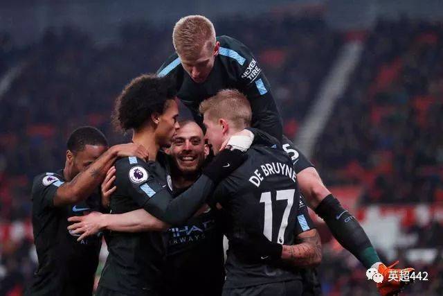 IM体育官网入口-包含埃弗顿再下一城，横扫对手领跑积分榜的词条