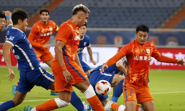 IM体育官方平台-山东鲁能主场击败河南建业，重返中超争冠集团