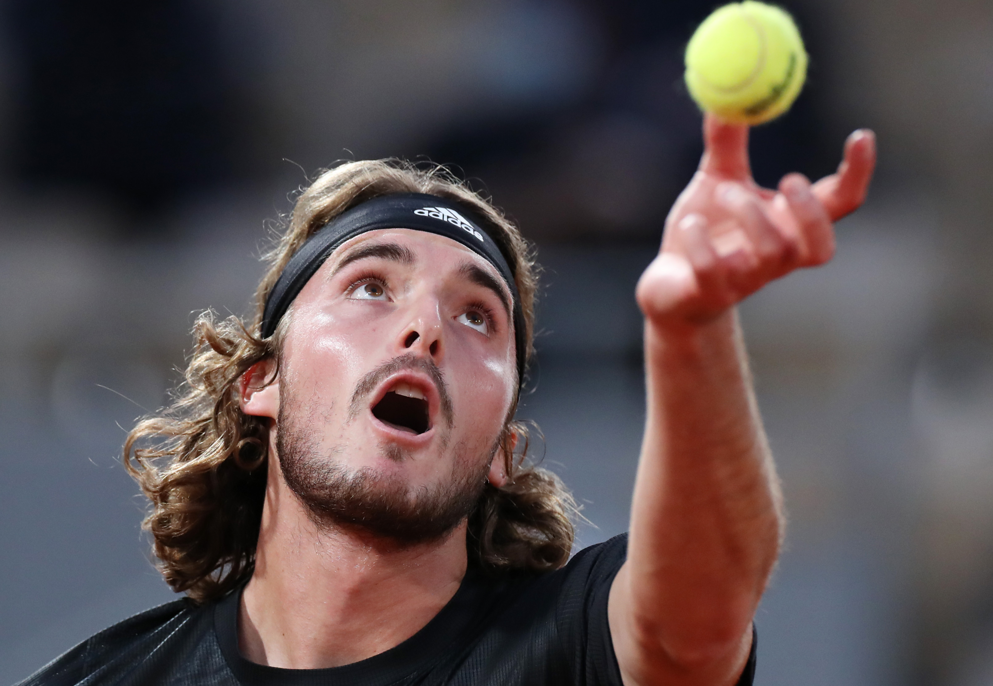 IM体育赛事直播入口-包含法国网球队横扫世界网球队，西西帕斯打破历史纪录的词条