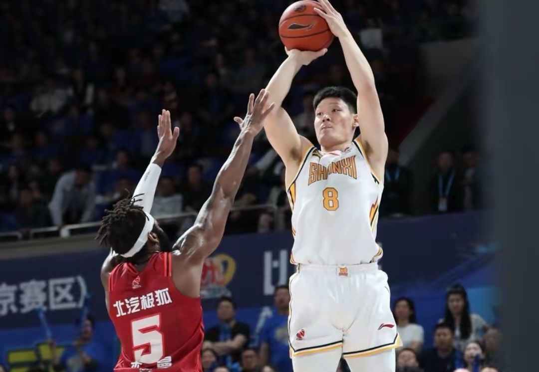 IM体育官网-关于中国男篮险胜掘金，欧文三分雨点燃全场的信息