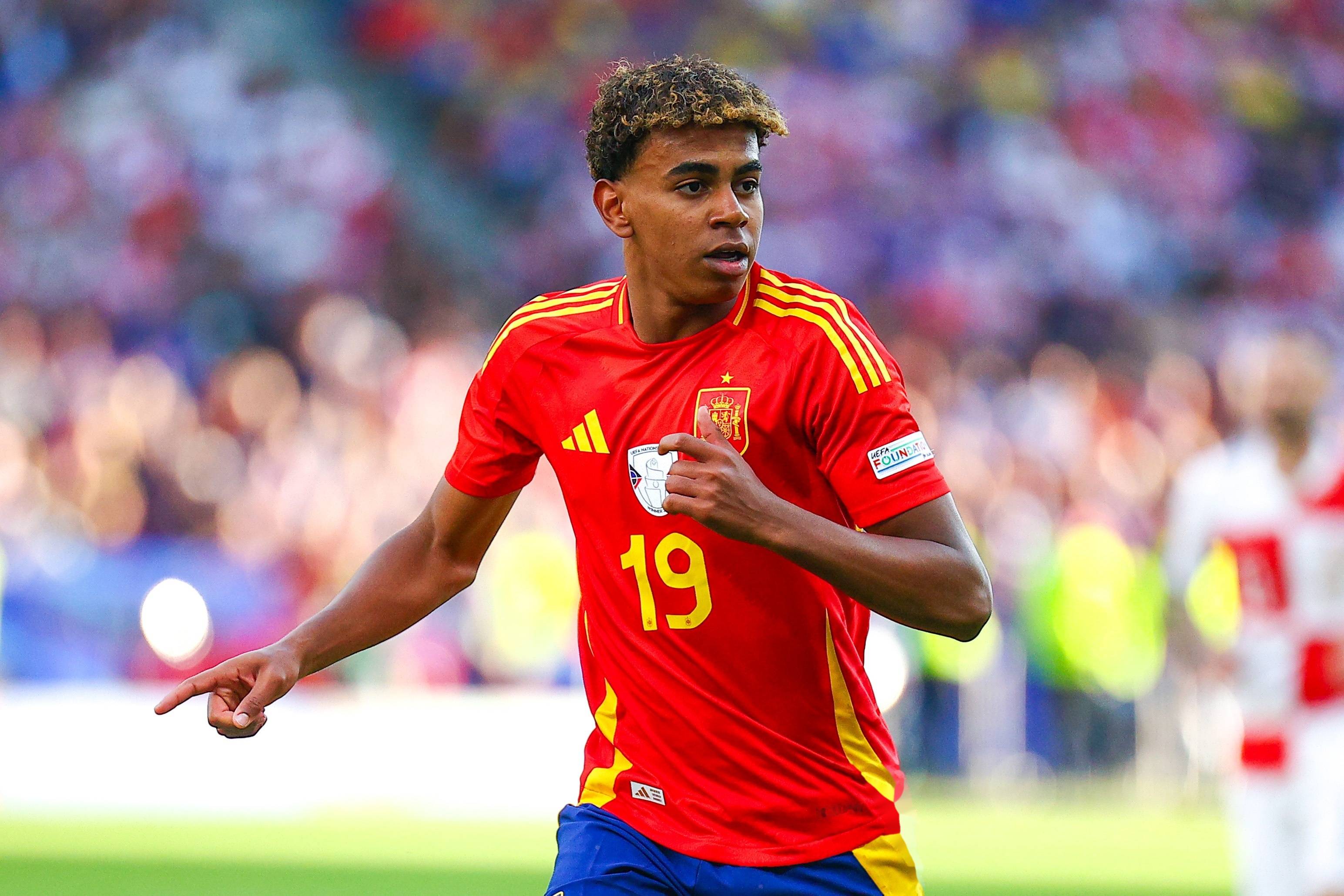 IM体育社区互动入口-西班牙完胜巴西，福登关键制胜的简单介绍