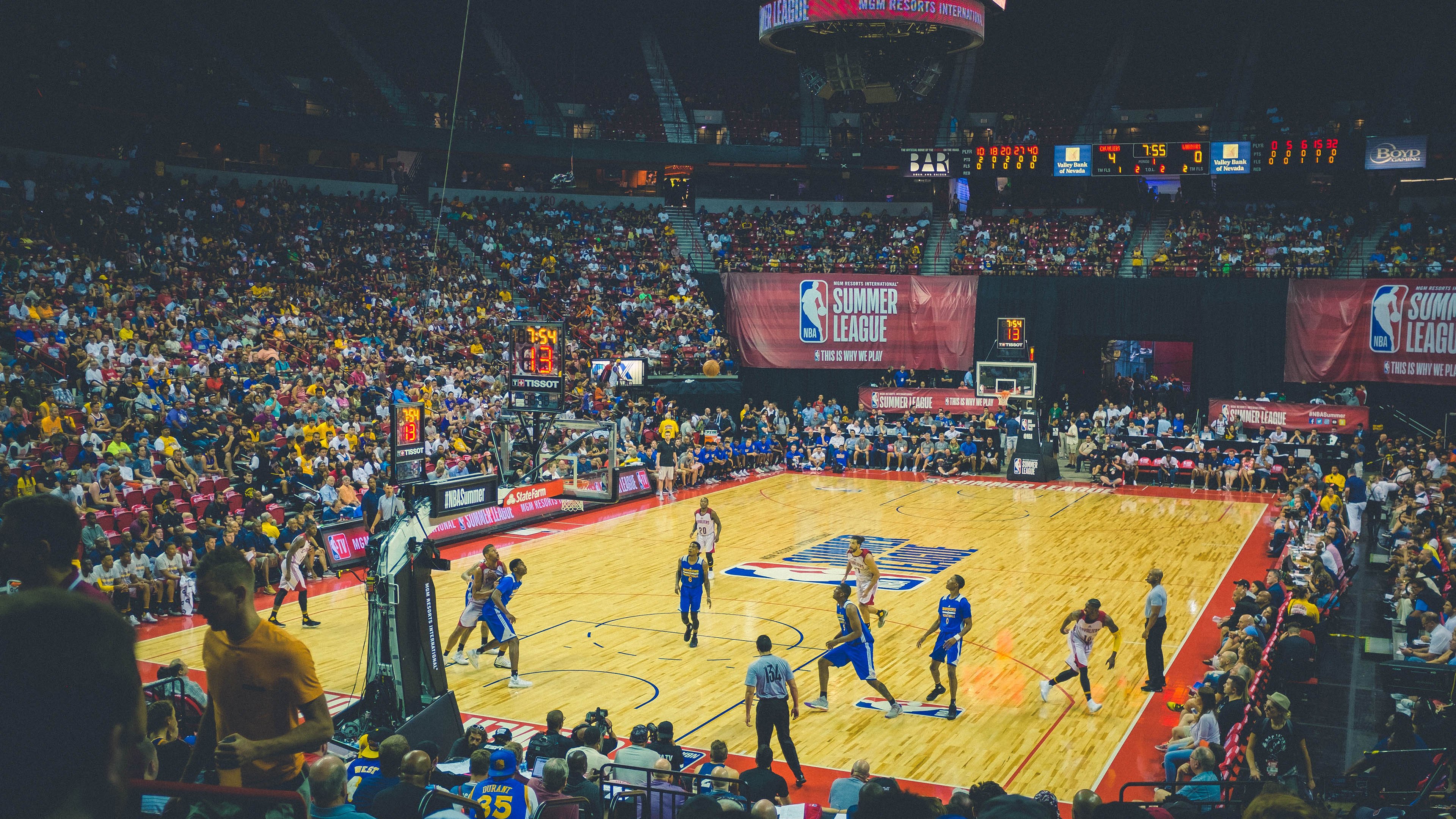 IM体育注册链接-双城记,深圳加时鏖战显韧性,哈利伯顿东决舞台展锋芒